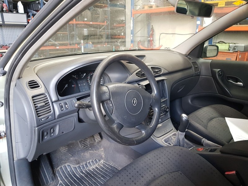 renault laguna ii (bg0) del año 2004