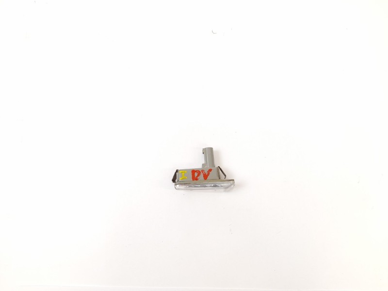 Recambio de piloto lateral izquierdo para audi a8 (4e2) 4.0 tdi quattro referencia OEM IAM 4E0949127  ULO3214L