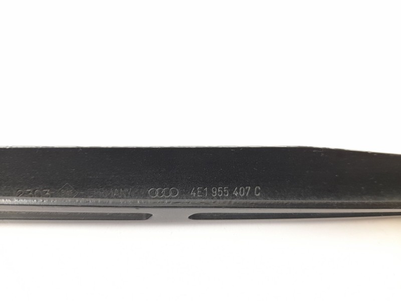 Recambio de brazo limpia delantero izquierdo para audi a8 (4e2) 4.0 tdi quattro referencia OEM IAM 4E1955407C  