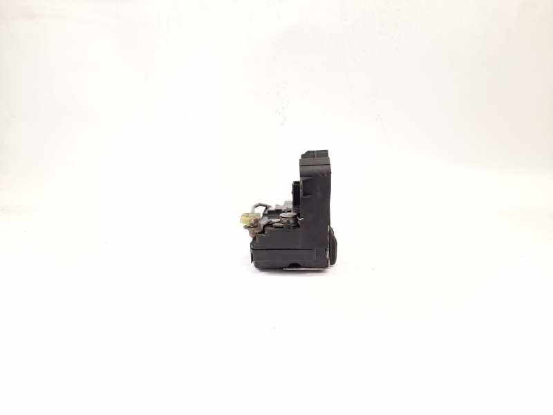 Recambio de cerradura puerta delantera derecha para opel vectra c berlina gts 1.9 cdti referencia OEM IAM 13210765  