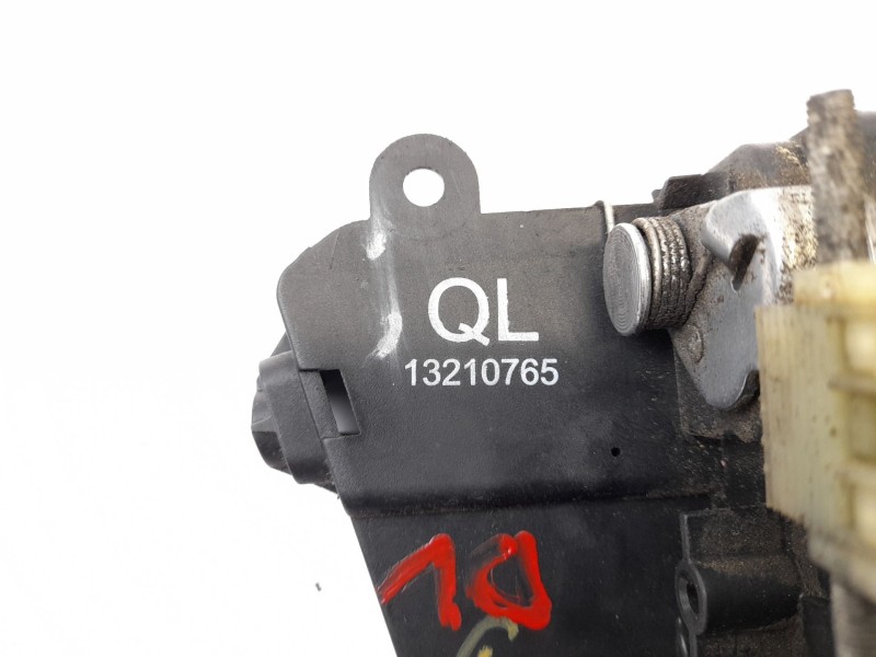 Recambio de cerradura puerta delantera derecha para opel vectra c berlina gts 1.9 cdti referencia OEM IAM 13210765  