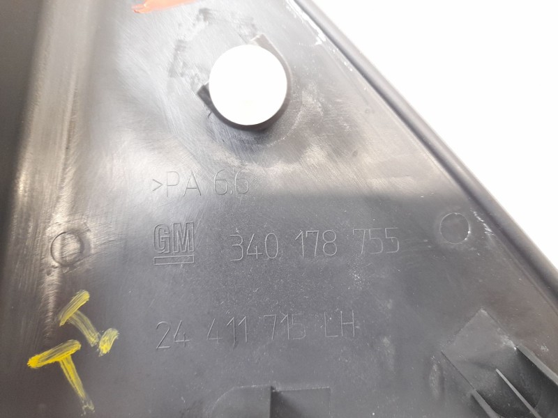 Recambio de moldura para opel vectra c berlina gts 1.9 cdti referencia OEM IAM 340178755  24411715LH