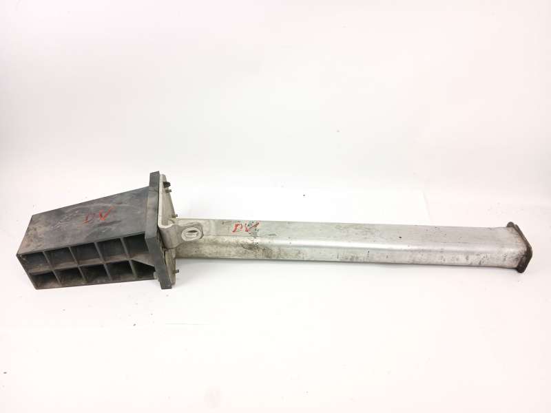 SOPORTE PARAGOLPES DELANTERO DERECHO 