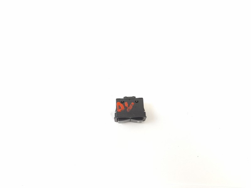 Recambio de mando elevalunas trasero izquierdo para bmw serie 5 berlina (e39) 2.5 525tds referencia OEM IAM 8368974  