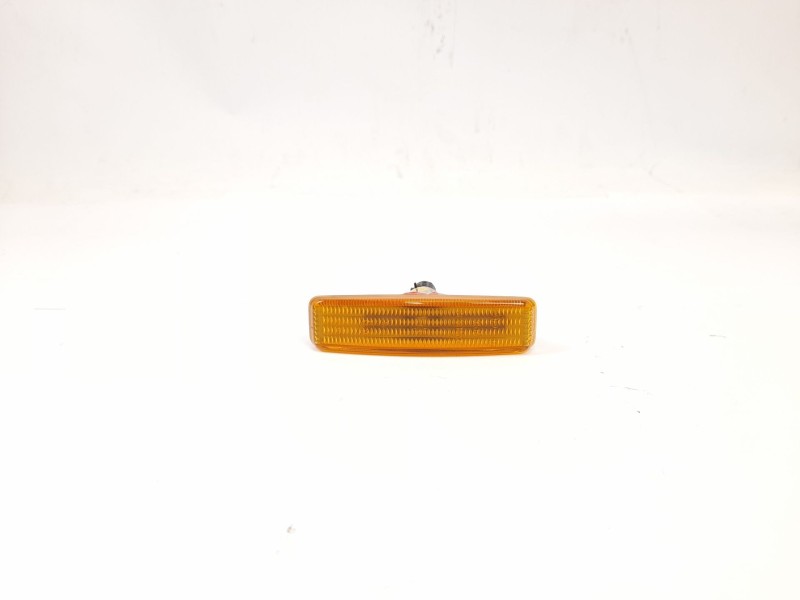 Recambio de piloto lateral derecho para bmw serie 5 berlina (e39) 2.5 525tds referencia OEM IAM 8360589  