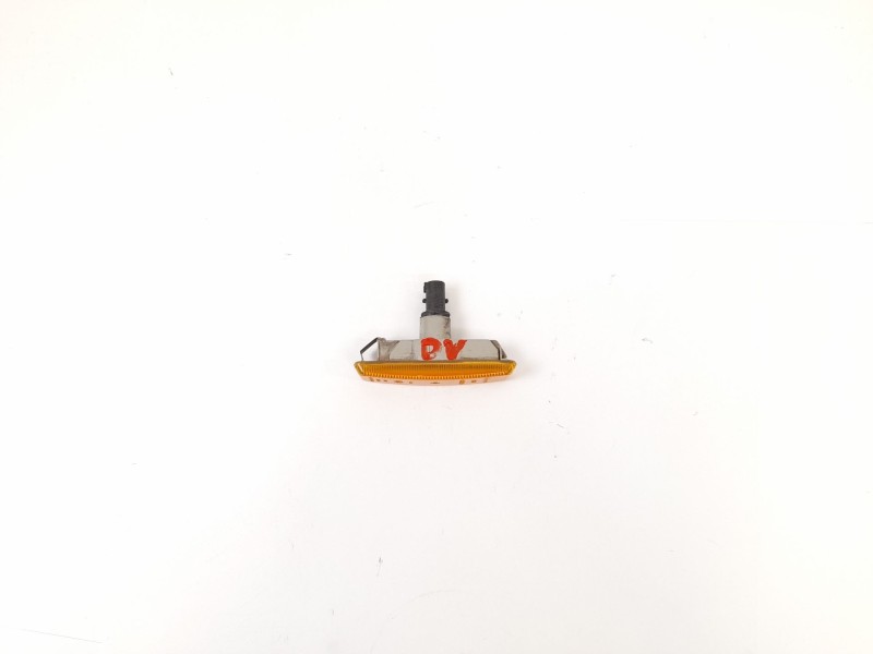Recambio de piloto lateral izquierdo para bmw serie 5 berlina (e39) 2.5 525tds referencia OEM IAM 8360589  