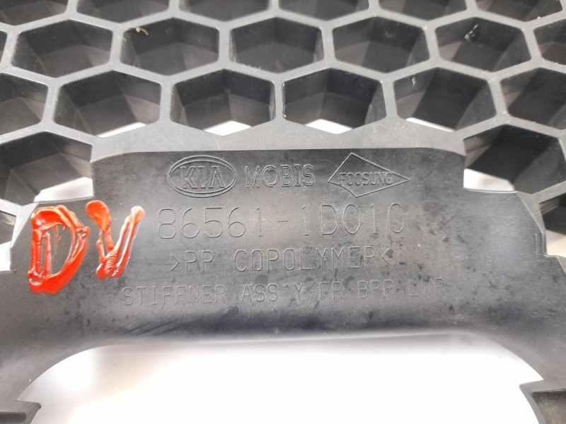 Recambio de rejilla paragolpes delantera para kia carens iii monospace un 2.0 crdi referencia OEM IAM 865611D010  