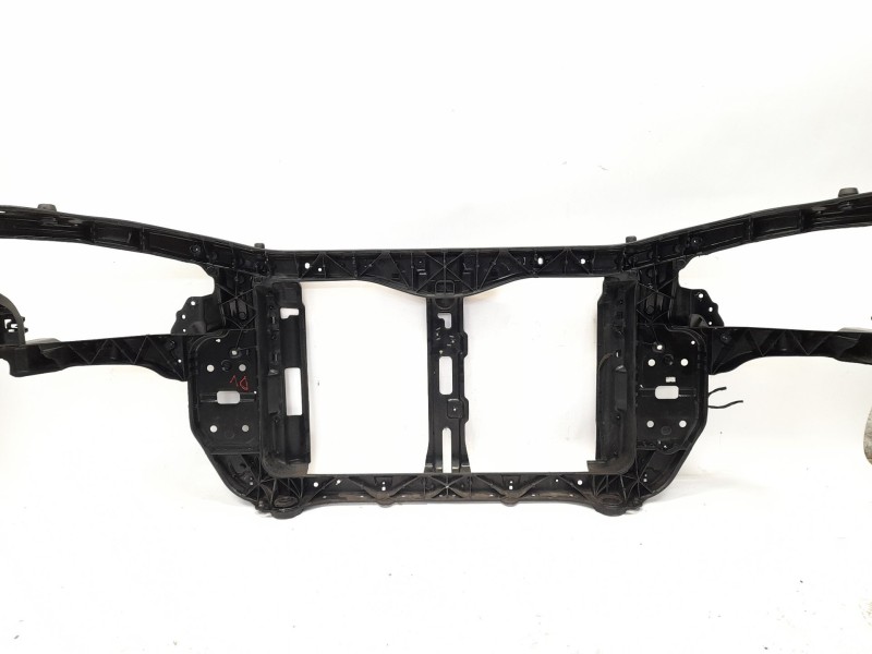 Recambio de panel frontal para kia carens iii monospace un 2.0 crdi referencia OEM IAM 641011D000  