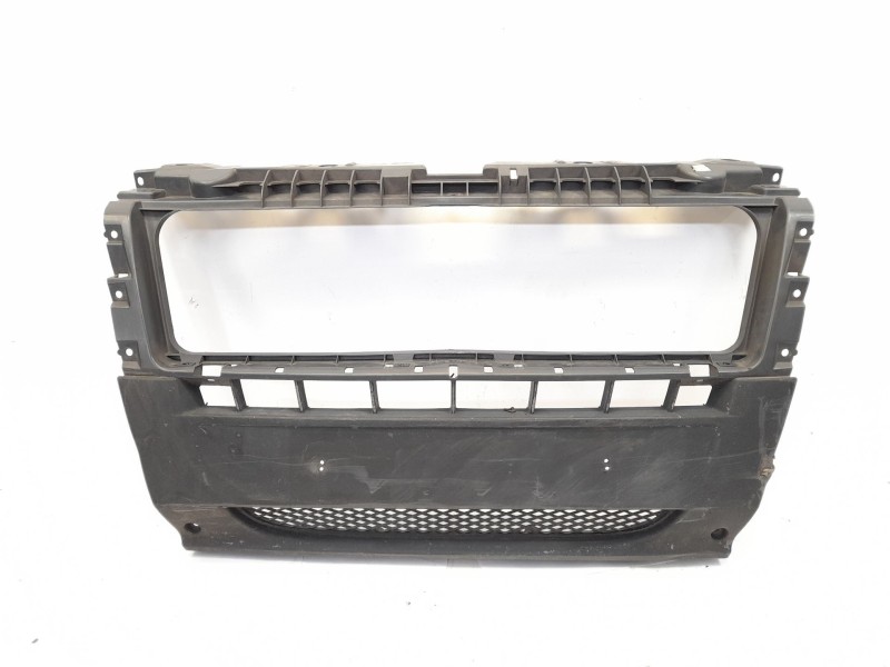Recambio de paragolpes delantero para citroen jumper furgon 2.2hdi 120 referencia OEM IAM 1305760070  