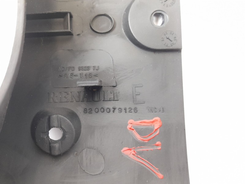 Recambio de moldura para renault megane ii (bm0/1_, cm0/1_) 1.9 dci referencia OEM IAM 8200079126  