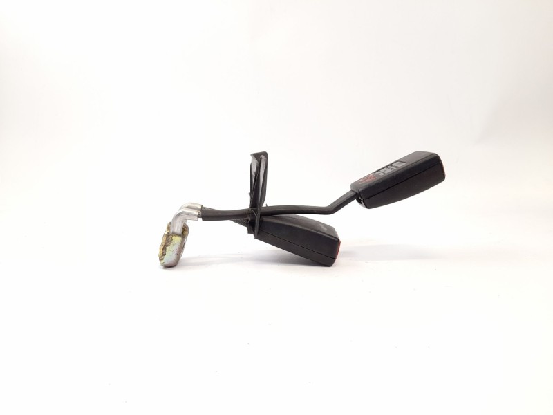 Recambio de enganche cinturon seguridad trasero izquierdo para audi a6 berlina (4b2) 2.5 tdi referencia OEM IAM 8D0857739D  