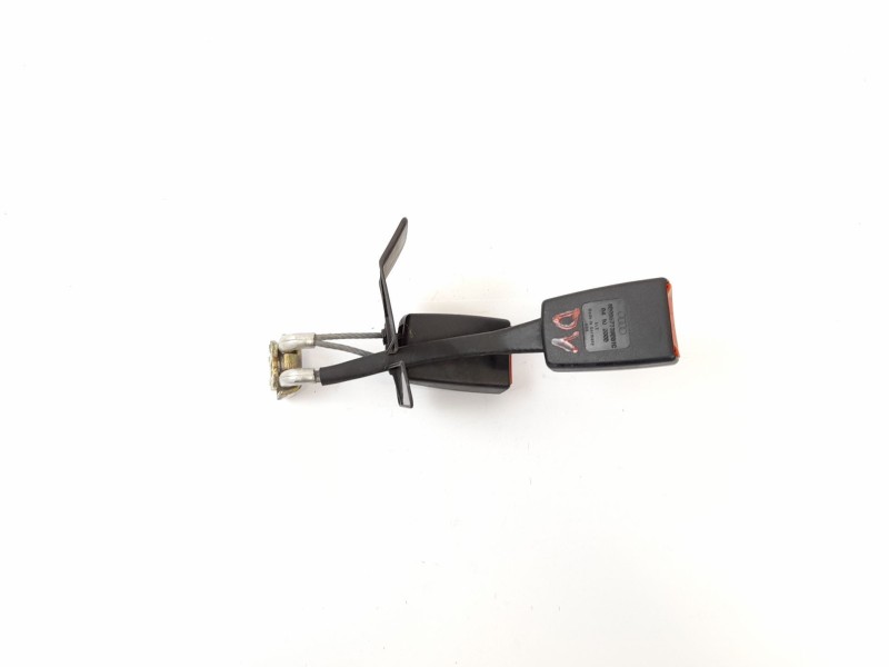 Recambio de enganche cinturon seguridad trasero izquierdo para audi a6 berlina (4b2) 2.5 tdi referencia OEM IAM 8D0857739D  
