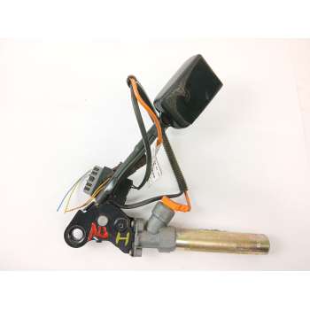 ENGANCHE CINTURON SEGURIDAD DELANTERO IZQUIERDO 542347711A 