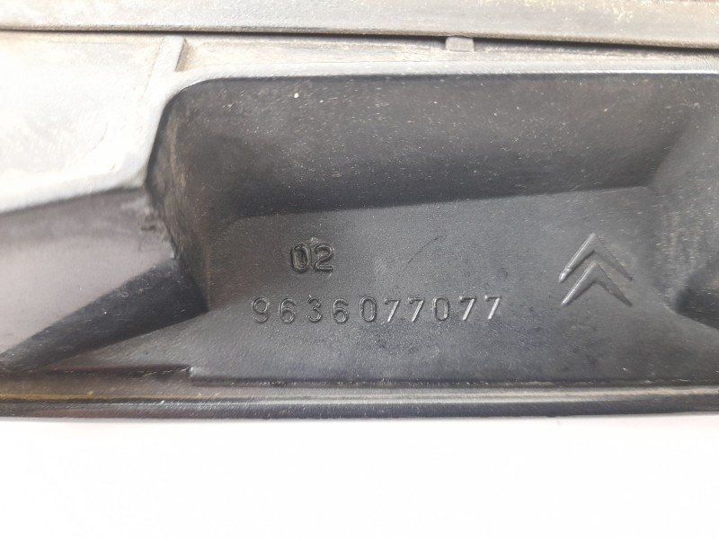 Recambio de moldura para citroen xsara(n1) 2.0 hdi referencia OEM IAM 9636077077  