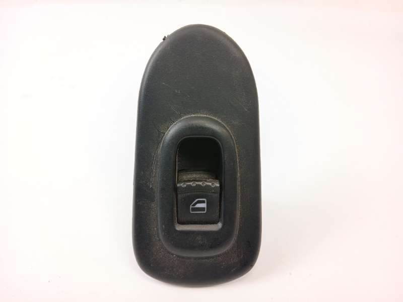 MANDO ELEVALUNAS DELANTERO DERECHO 1M0867164 