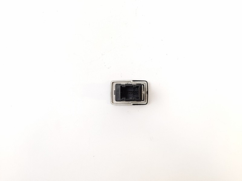 Recambio de conector usb / aux para fiat doblo ii cargo (263) furgón base referencia OEM IAM 735547937  