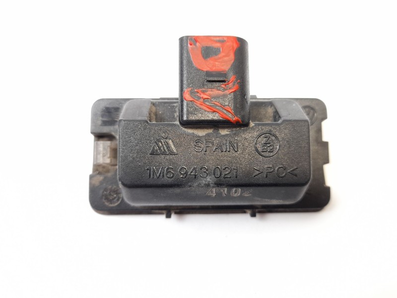 Recambio de piloto matricula para seat ibiza iii (6l1)1.9 tdi referencia OEM IAM 1M6943021  