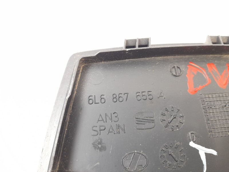 Recambio de moldura para seat ibiza iii (6l1)1.9 tdi referencia OEM IAM 6L6867655A  SE12331011