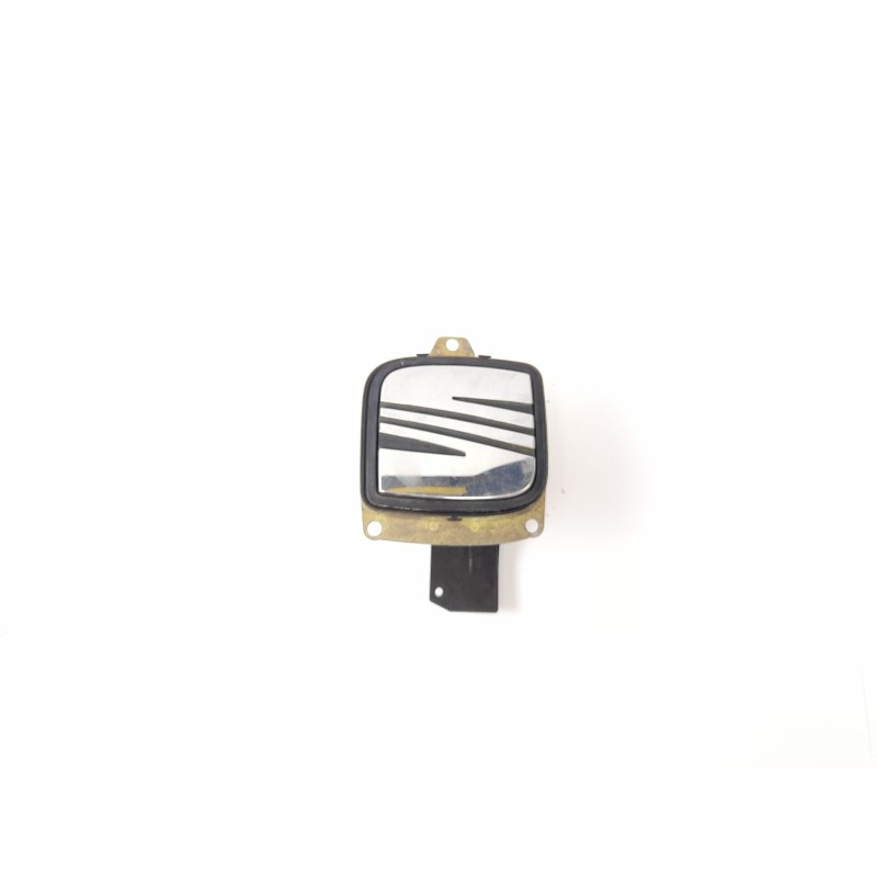 Recambio de maneta exterior porton para seat ibiza iii (6l1)1.9 tdi referencia OEM IAM 6L6827573B  