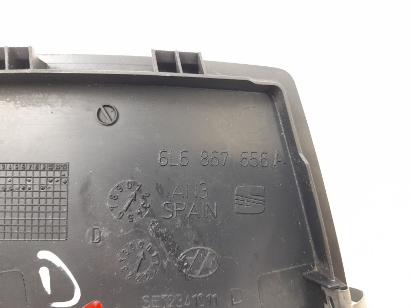 Recambio de moldura para seat ibiza iii (6l1)1.9 tdi referencia OEM IAM 6L6867656A  