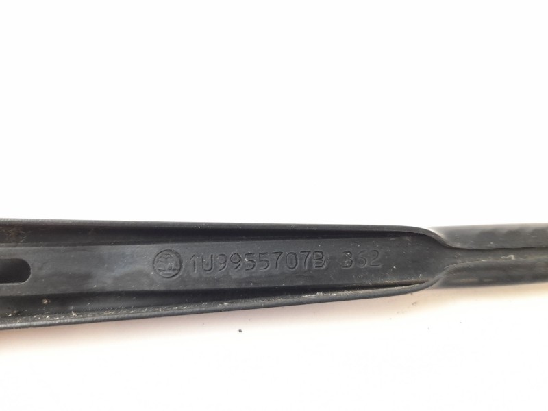 Recambio de brazo limpia trasero para seat ibiza iii (6l1)1.9 tdi referencia OEM IAM 1U9955707B  