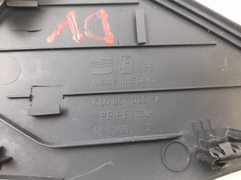 Recambio de moldura para seat ibiza iii (6l1)1.9 tdi referencia OEM IAM 6L0857085A  
