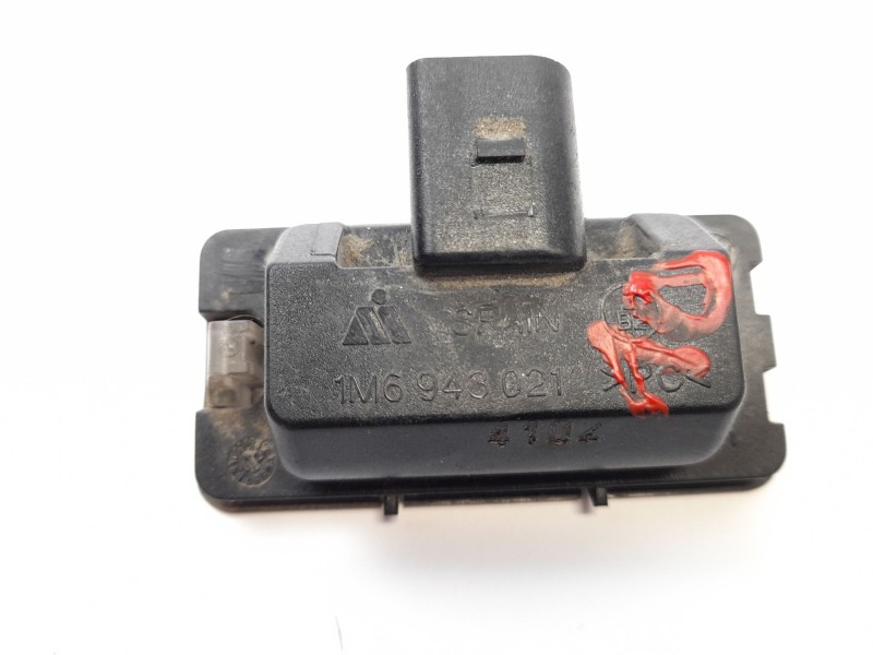 Recambio de piloto matricula para seat ibiza iii (6l1)1.9 tdi referencia OEM IAM 1M6943021  