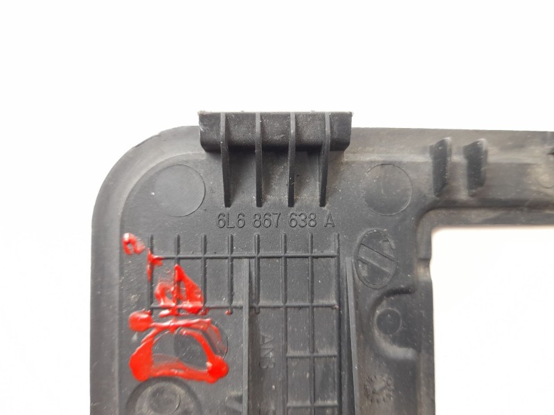 Recambio de moldura para seat ibiza iii (6l1)1.9 tdi referencia OEM IAM 6L6867638A  