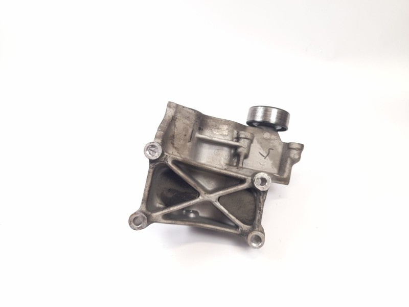 Recambio de soporte alternador para kia carens iii monospace un 2.0 crdi referencia OEM IAM   