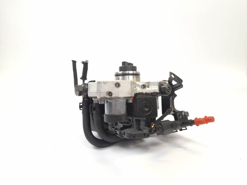 Recambio de bomba inyeccion para kia carens iii monospace un 2.0 crdi referencia OEM IAM 3310027400  0445010121