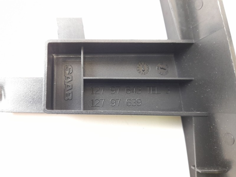 Recambio de moldura para saab 9-3 berlina 2.2 tid linear referencia OEM IAM 12797643  12797639