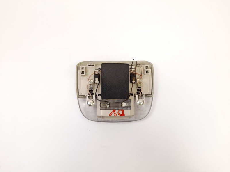 Recambio de luz interior para saab 9-3 berlina 2.2 tid linear referencia OEM IAM 4642575  