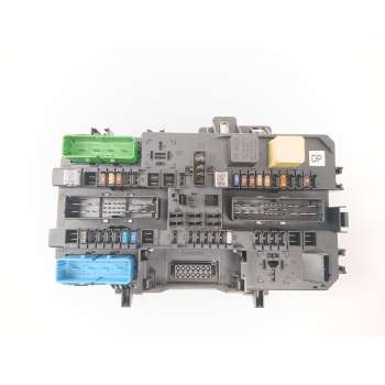 CAJA RELES / FUSIBLES 13181278 