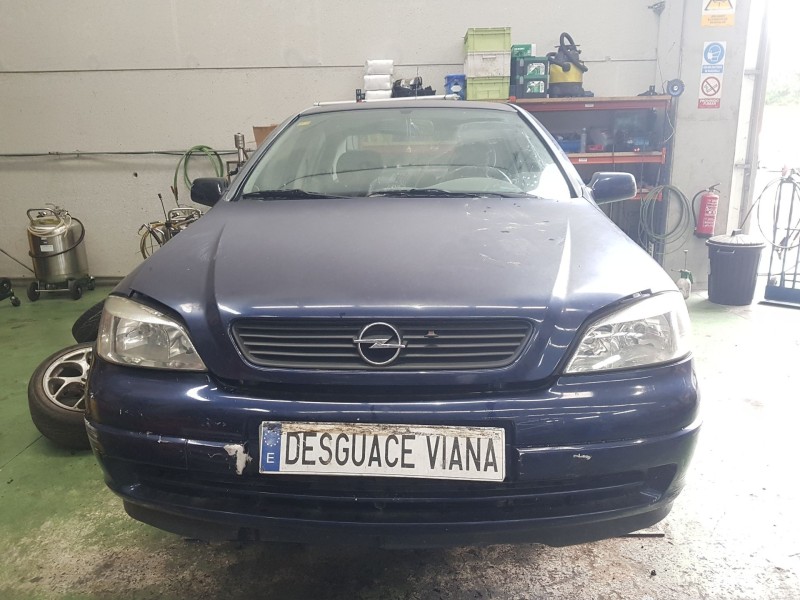 opel astra g berlina del año 2000