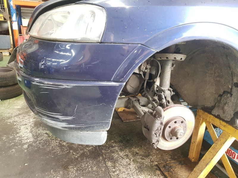 opel astra g berlina del año 2000