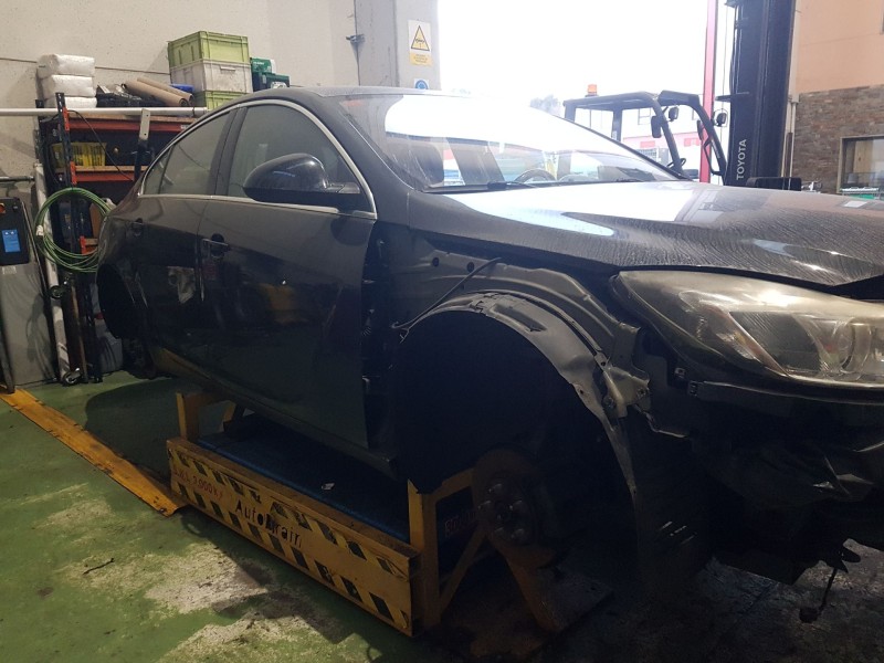 opel insignia berlina del año 2010
