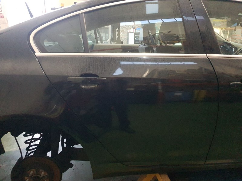 opel insignia berlina del año 2010
