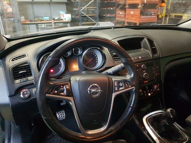 opel insignia berlina del año 2010