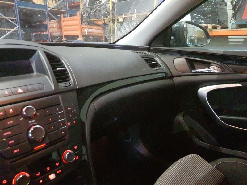 opel insignia berlina del año 2010