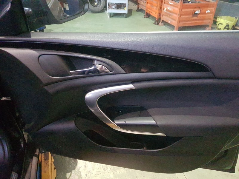 opel insignia berlina del año 2010