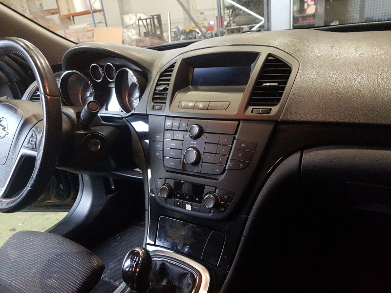 opel insignia berlina del año 2010
