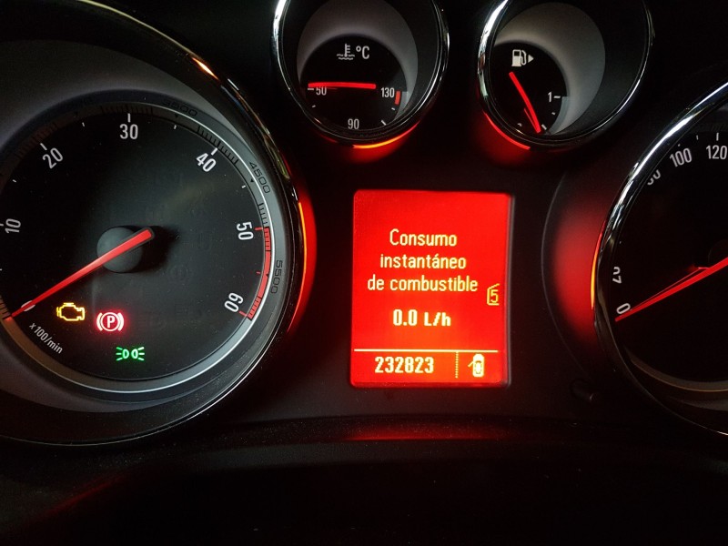 opel insignia berlina del año 2010