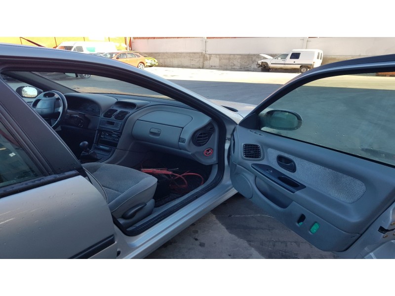 renault laguna (b56) del año 1999