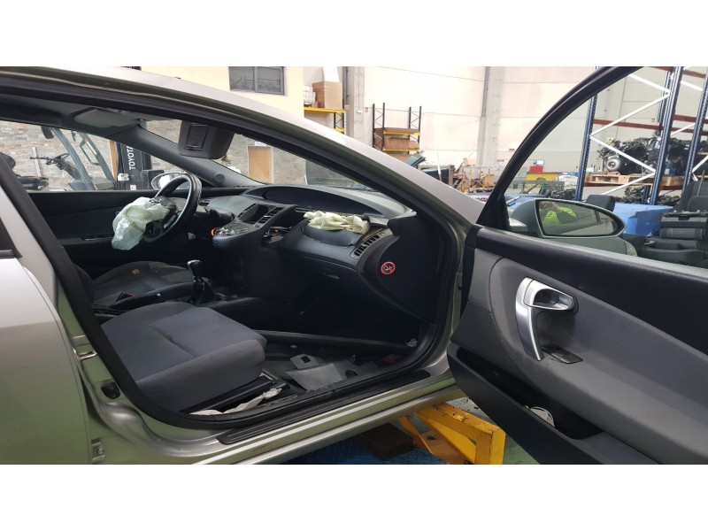 nissan primera berlina (p12) del año 2005