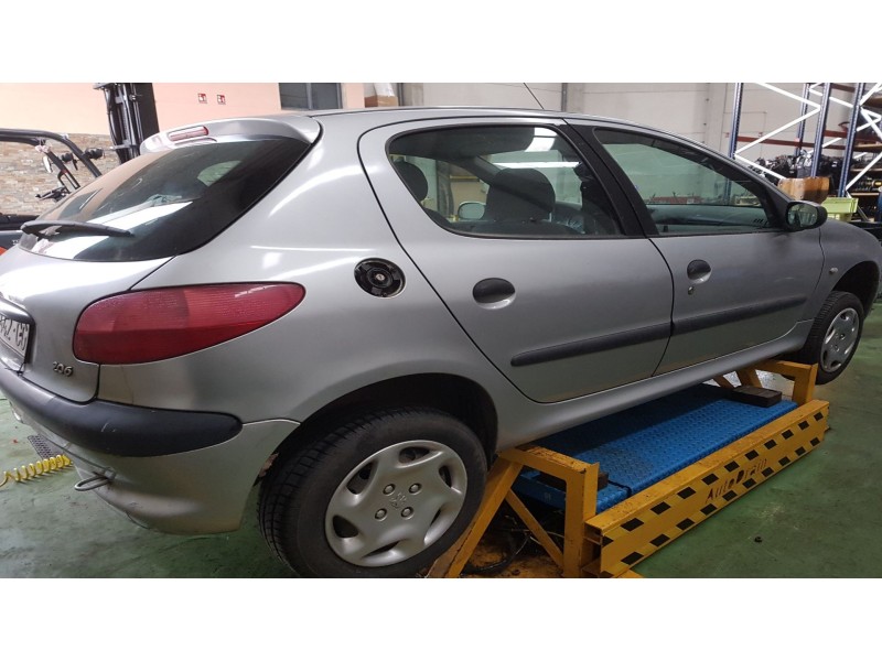peugeot 206 fastback (2a/c) del año 2000