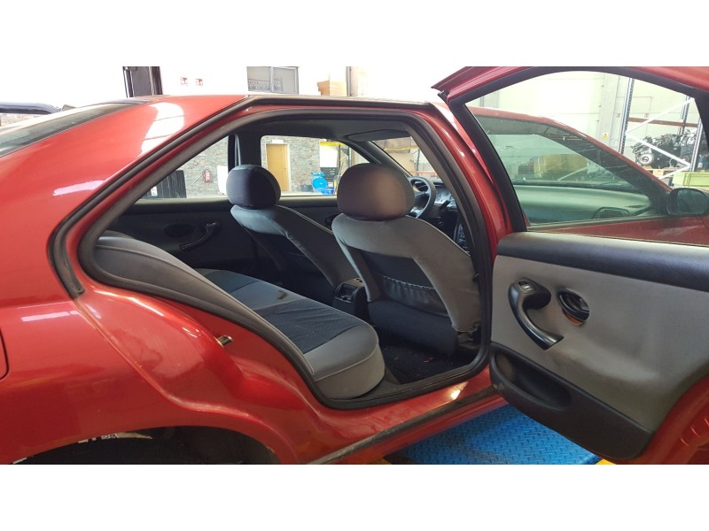 peugeot 406 berlina (8b) del año 2000