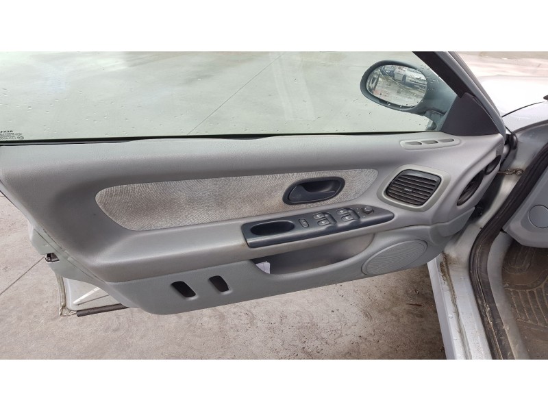 renault laguna (b56) del año 1999