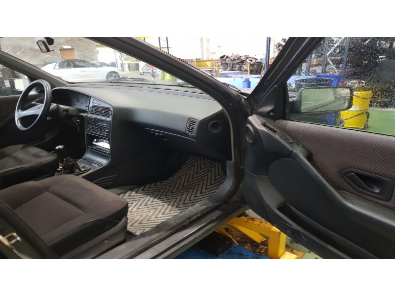 peugeot 405 berlina del año 1992