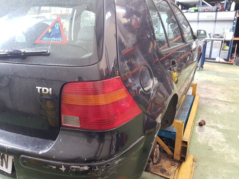 volkswagen golf iv berlina (1j1) del año 2004