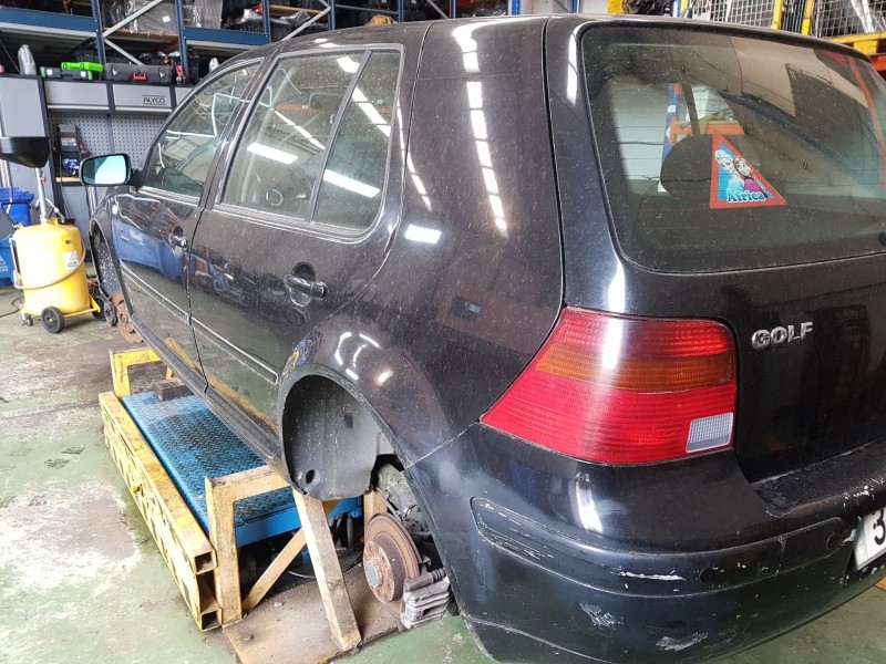 volkswagen golf iv berlina (1j1) del año 2004